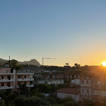 Pipa'S Suntrap Apartment Taormina Exterior photo